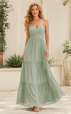 Celadonfarbenes, romantisches Maxikleid aus Chiffon mit Spaghettiträgern, A-Linien-Schnitt und Herzausschnitt