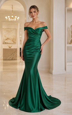 Smaragdgrünes Satin-Abendkleid mit schulterfreiem Rücken, kurzen Ärmeln und Meerjungfrauenschnitt, bodenlang, mit Schleppe