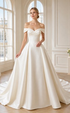 Robe de bal en satin à épaules dénudées et décolleté cœur, boutonnée, traîne courte