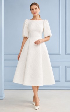 Robe midi trapèze en taffetas blanc à col rond et manches trois-quarts