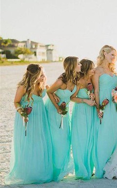 A-Linien-Chiffonkleid mit herzförmigem Ausschnitt und überkreuzten Raffungen