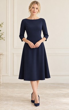 Robe midi trapèze à manches trois-quarts et col bateau, bleu marine foncé.