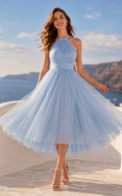 Robe romantique bleu ciel dos nu sans manches en tulle longueur thé, coupe trapèze