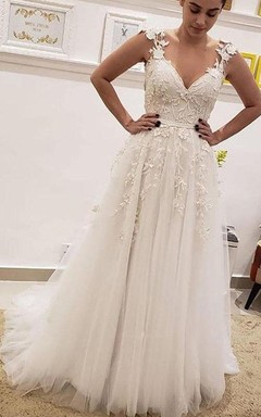 Bezauberndes A-Linien-Hochzeitskleid aus Tüll im Empire-Stil mit Illusionseffekt und Perlenstickerei