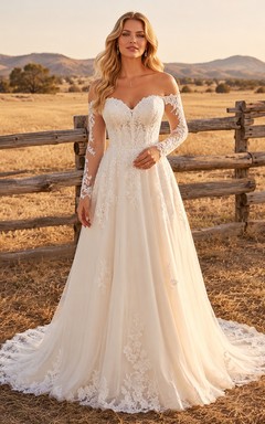 Robe de mariée champêtre en dentelle, coupe trapèze, épaules dénudées, traîne, dos nu en V