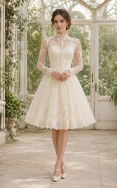 Robe de mariée mi-longue en dentelle à manches courtes et jupe en tulle souple
