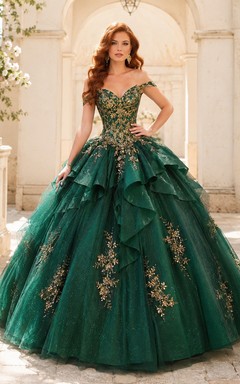 Lujoso vestido de fiesta de quinceañera de tul con volantes, hombros descubiertos y bordados dorados, color verde oscuro.