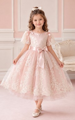 Vestido de niña de las flores, color rosa empolvado, encaje y tul, corte en A, cuello joya, largo hasta la rodilla.