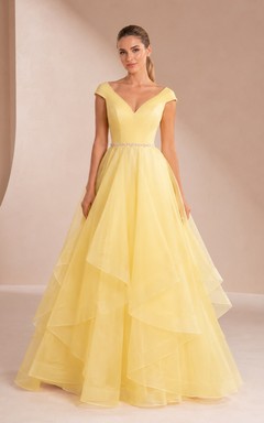 Vestido de noche largo hasta el suelo, sin mangas, de tul, con escote en V y corte en A, color champán, estilo romántico.
