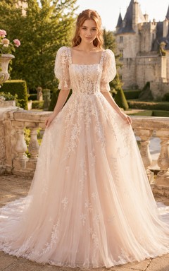 Vestido de novia de tul y encaje rosa ruborizado, estilo princesa, escote corazón, mangas abullonadas, cola larga y espalda en V baja.