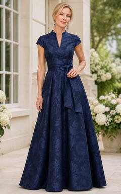 Dunkelblaues Brokat-Mutterkleid in A-Linie mit kurzen Ärmeln