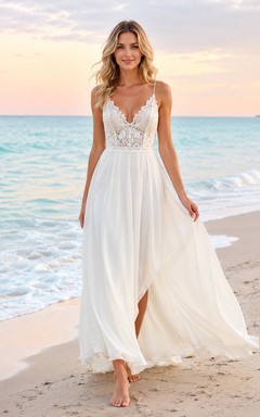 Robe de mariée fendue en mousseline et corsage en dentelle pour petite plage
