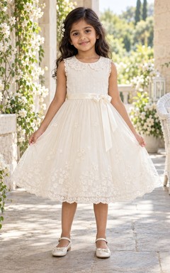 Teelanges, elfenbeinfarbenes Vintage-Kleid in A-Linie mit Spitze, ärmellos, Kragen und Muschelsaum für Blumenmädchen