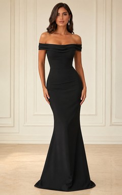 Vestido de noche de satén estilo sirena con escote Bardot, sin mangas y fruncido, largo hasta el suelo.