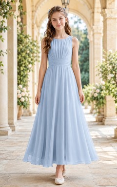 Vestido de dama de honor juvenil azul cielo, corte en A, largo midi, sin mangas, corpiño plisado, estilo romántico.