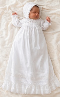 Robe de baptême vintage modeste, coupe trapèze, manches longues, en dentelle de coton, longueur au sol, avec bonnet, blanche