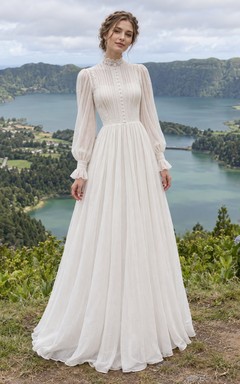 Vestido de novia vintage de corte A con cuello alto, manga larga, voile de algodón y encaje, con cola larga.