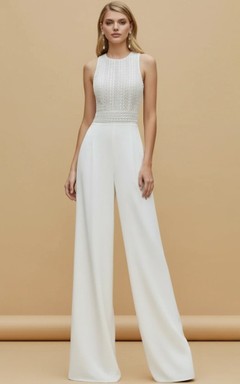 Ärmelloser Hochzeitsjumpsuit mit Strickstruktur, Taillenverzierung und weitem Bein