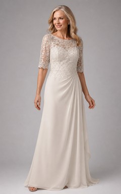 Robe de mariée sobre et élégante en dentelle, coupe trapèze, longueur au sol, encolure bateau, manches courtes, idéale pour les mariées plus âgées.