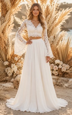 Conjunto nupcial bohemio de encaje con top corto y mangas acampanadas Pampas