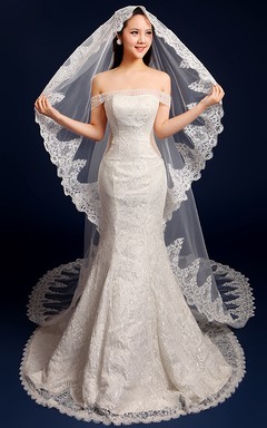 Korean Style Cathedral Wedding Veil with Exquisite Lace Edge