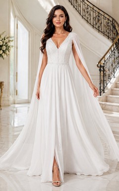 Robe de mariée élégante longue en dentelle perlée à col en V et manches cape, coupe trapèze, ornée de perles