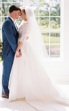 Zweiteiliges, lässiges A-Linien-Brautkleid mit halblangen Ärmeln und Schlüssellochausschnitt sowie Spitzenoberteil