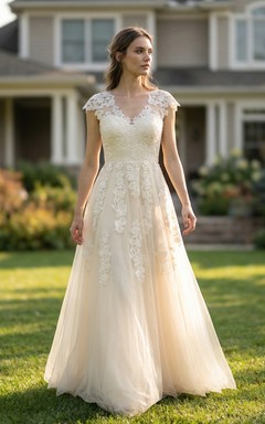Robe de mariée trapèze à manches courtes et effet dentelle illusion et tulle superposé