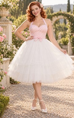 Vestido de novia vintage rosa a cuadros con escote halter, escote corazón, largo midi, lazo en la cintura y falda de tul escalonada de corte A