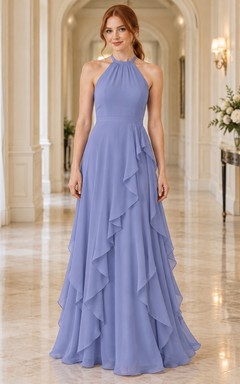 Elegantes periwinkelfarbenes Chiffon-Brautjungfernkleid mit Neckholder, Schlüssellochausschnitt, Kaskadenrüschen und bodenlangem Schnitt