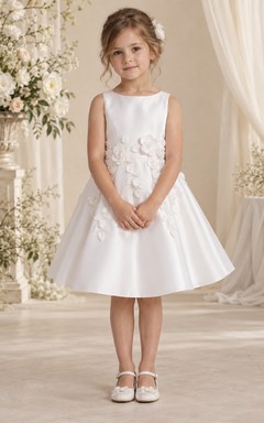 Weißes, knielanges, ärmelloses Blumenmädchenkleid aus Satin in A-Linie mit Blumenmuster