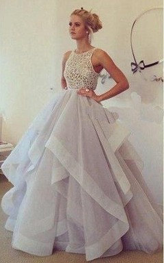 Robe longue sans manches en mousseline à corsage en dentelle