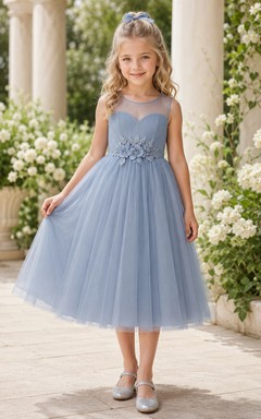 Pastellfarbenes Tüllkleid mit Applikationen am Oberteil, A-Linien-Schnitt, kurzen Ärmeln, Rundhalsausschnitt und wadenlangem Rock für Blumenmädchen.