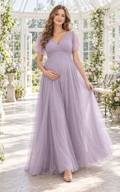 Vestido de dama de honor sencillo de tul plisado, largo hasta el suelo, color lavanda, estilo imperio, con mangas acampanadas y escote en V.