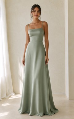 Robe de demoiselle d'honneur en satin sauge à col carré et coupe trapèze
