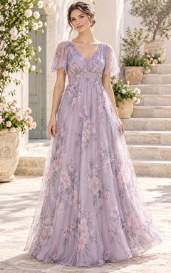 Vestido de dama de honor largo hasta el suelo de gasa con escote en V y mangas con volantes, estampado floral lavanda.