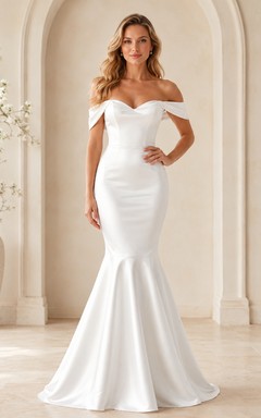 Robe de mariée sirène plissée en satin stretch, épaules dénudées, manches courtes, fermeture éclair au dos et traîne.