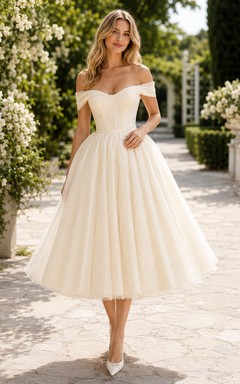 Elfenbeinfarbenes, schulterfreies, teelanges A-Linien-Abendkleid aus Tüll