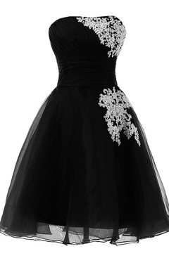 Robe de mariée bustier trapèze avec applications de dentelle