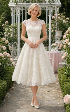 Petite Vintage Brautkleid aus Spitze, Teelänge, kurzen Ärmeln und A-Linie