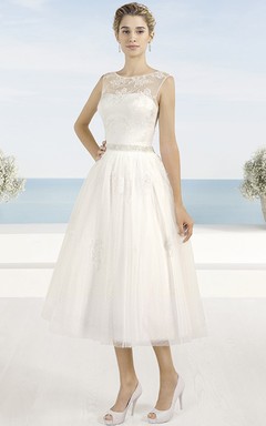 A-Line Tea-Length Appliqued Scoop Neck Sleeveless Tulle Short Wedding Dress