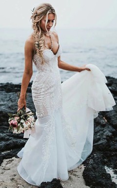 Robe de mariée sirène fourreau à encolure cœur et applications, traîne balayée, style plage