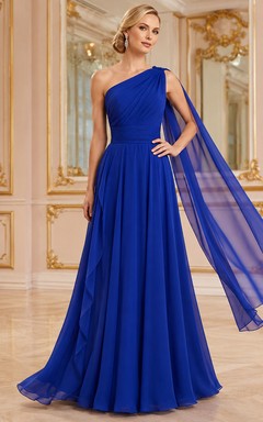 Königsblaues, schulterfreies Chiffon-Cape-Ballkleid