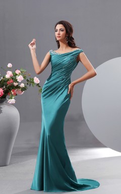 Robe sirène sexy en satin stretch à épaules dénudées et sequins