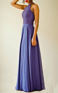 Chiffonkleid mit Neckholder und Perlenstickerei