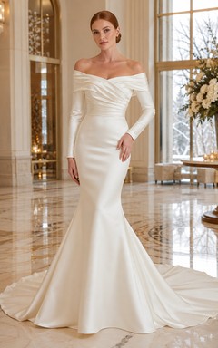Vestido de novia minimalista de satén elástico estilo sirena con hombros descubiertos, manga larga y cola larga.