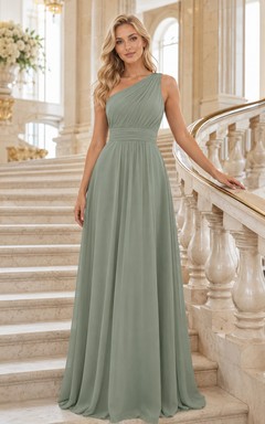 Robe de demoiselle d'honneur en mousseline vert sauge, asymétrique, longue jusqu'au sol, coupe trapèze.