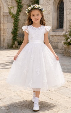 Robe de communion mi-longue en tulle et dentelle à volants et manches courtes, style bateau