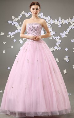 Zartrosa, trägerloses A-Linien-Ballkleid mit Perlenstickerei und Tüllüberzug