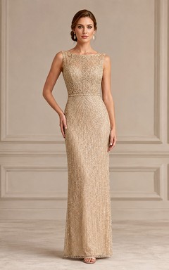 Dicht mit Pailletten besetztes, champagnerfarbenes Etuikleid mit U-Boot-Ausschnitt, ärmellos, luxuriös und elegant – ein perfektes Abendkleid für Prominente.